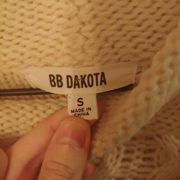 BB Dakota Cable Knit Ruffle Bell Sleeve Sweater Size Small Oversized - Picture 6 of 8